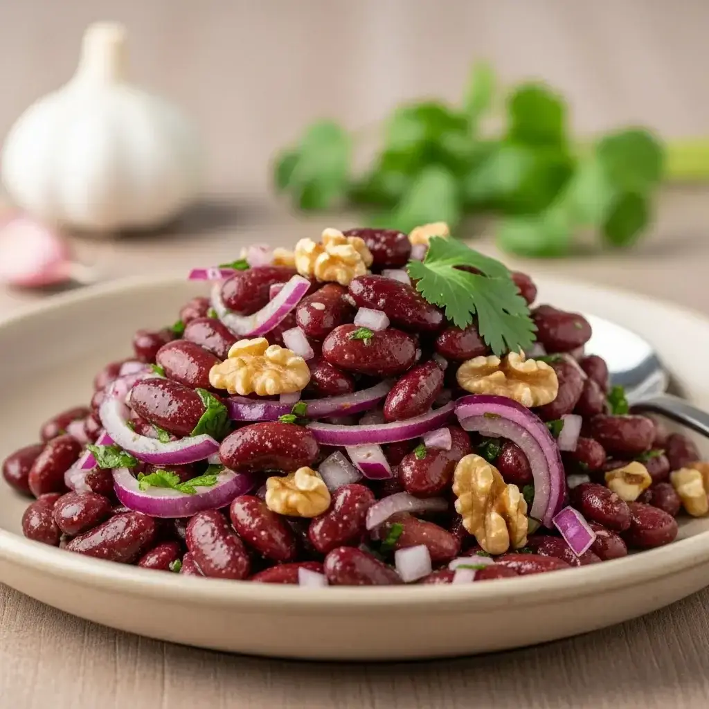 Uma mordida refrescante do Cáucaso: feijão georgiano e amp; Salada de Alho (Lobio)